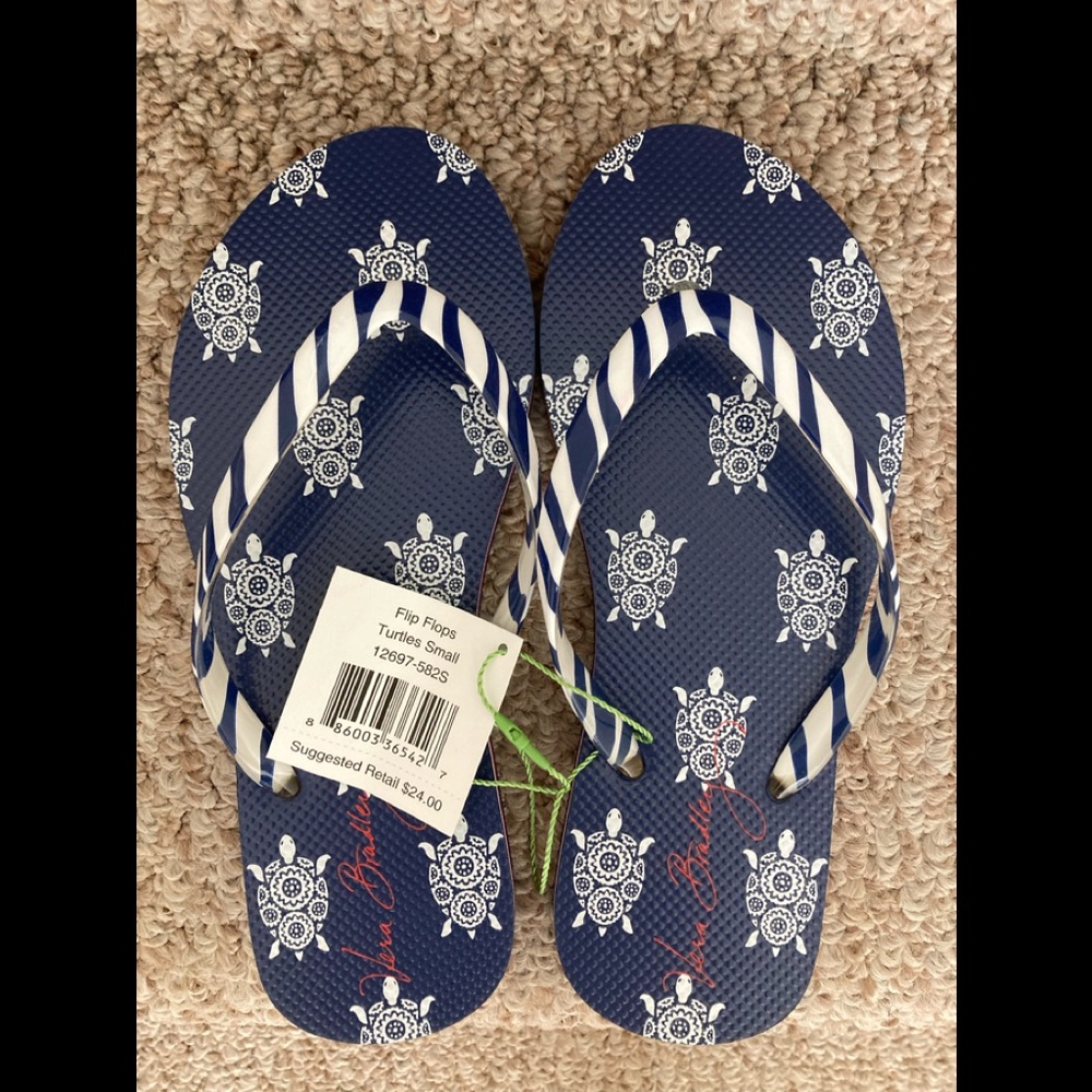 BNWT Vera Bradley flip flops. Size S